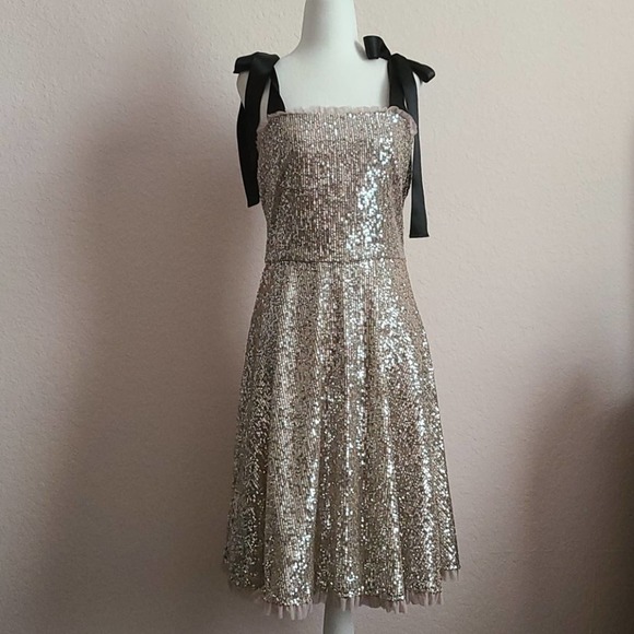 NWT Gal Meets Glam Waterfall Sequin Fit & Flare Dress - Picture 10 of 17